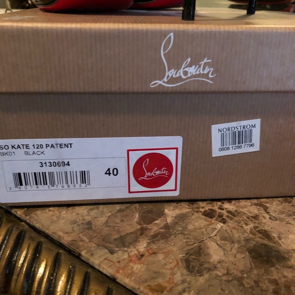 SOLD!!! Authentic Christian Louboutin So Kate Pump - Picture 5 of 7